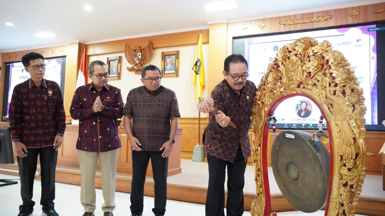 podiumnews.com-Wagub Bali Buka Seminar Mengenal Ciri-ciri Keaslian Rupiah 